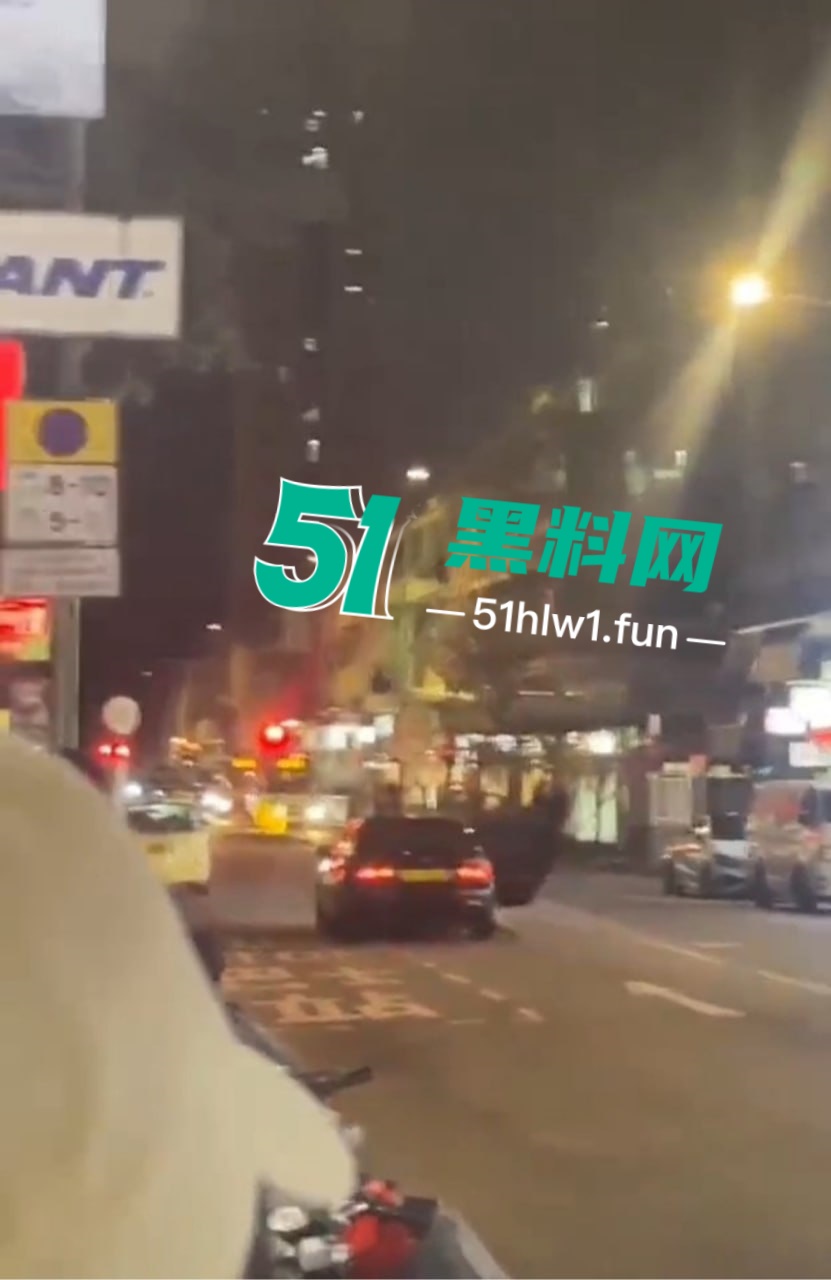劫匪车辆逃窜方向