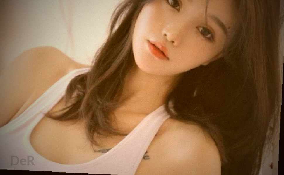 清纯学妹人设崩塌？江门职院大二女生邓佳欣被曝咸湿自拍讨好土豪，聊天记录辣眼睛
