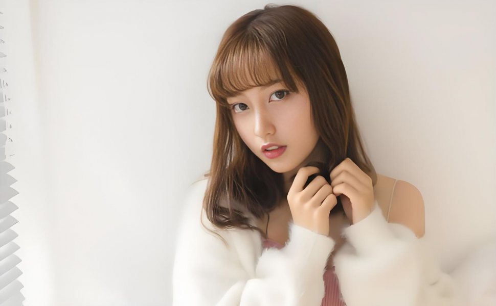 网友热议：高冷纹身女神高乔尤美下海首秀，反差太大差点没认出！