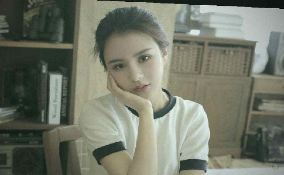 水会温泉浴室偷拍事件：一丰腴少妇淋浴画面引关注，身材曲线尽显成熟韵味